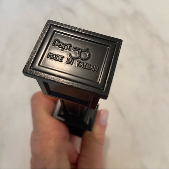 RETIRED Town Clock - Department 56, Heritage Village - Picture 9 of 10